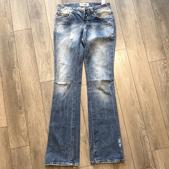 Woman’s ZARA Distressed Light Wash Jeans - Picture 1 of 10